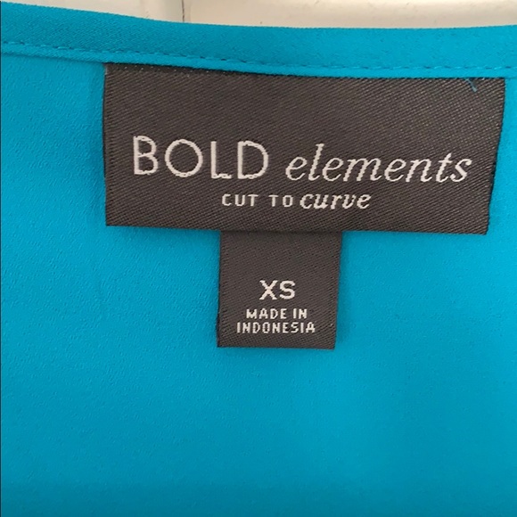 Sea green Cut To Curve Blouse - Picture 2 of 7